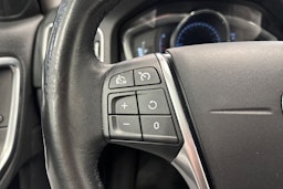 Musta Volvo V60 Cross Country 2016 kuva 13.