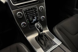 Musta Volvo V60 Cross Country 2016 kuva 16.