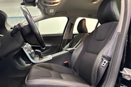Musta Volvo V60 Cross Country 2016 kuva 18.