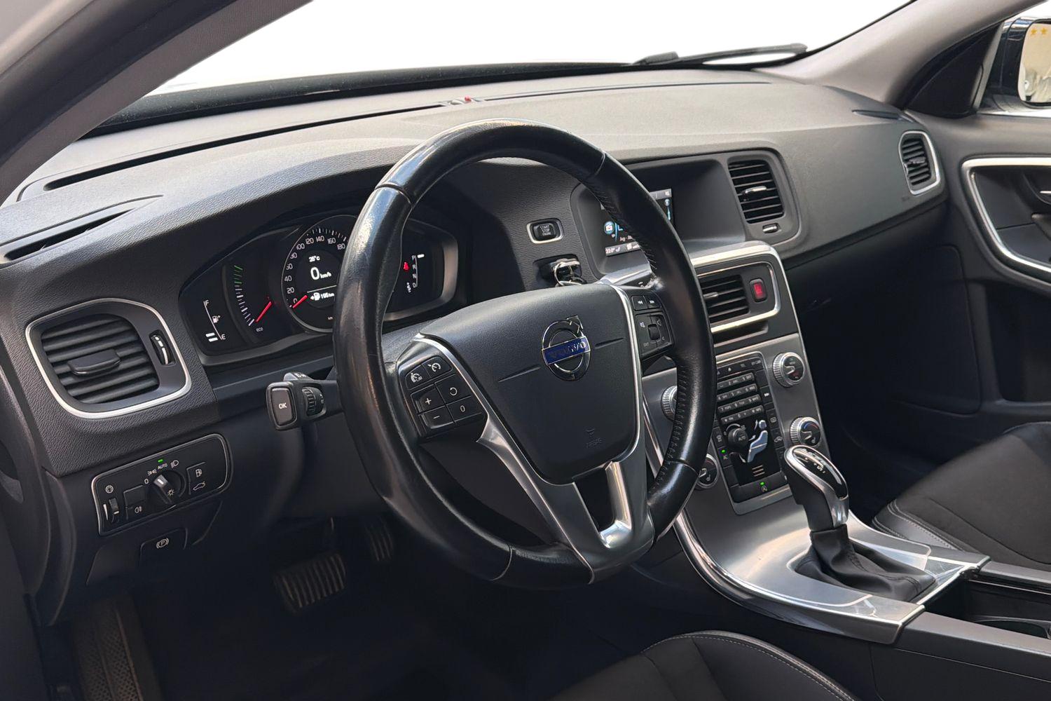 Volvo V60 Cross Country 2016, kuva 6/22