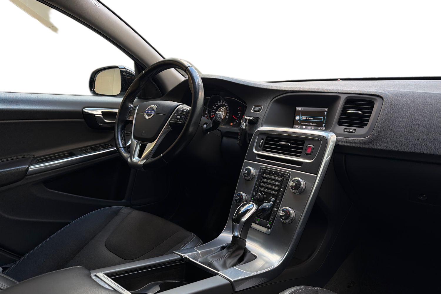 Volvo V60 Cross Country 2016, kuva 7/22