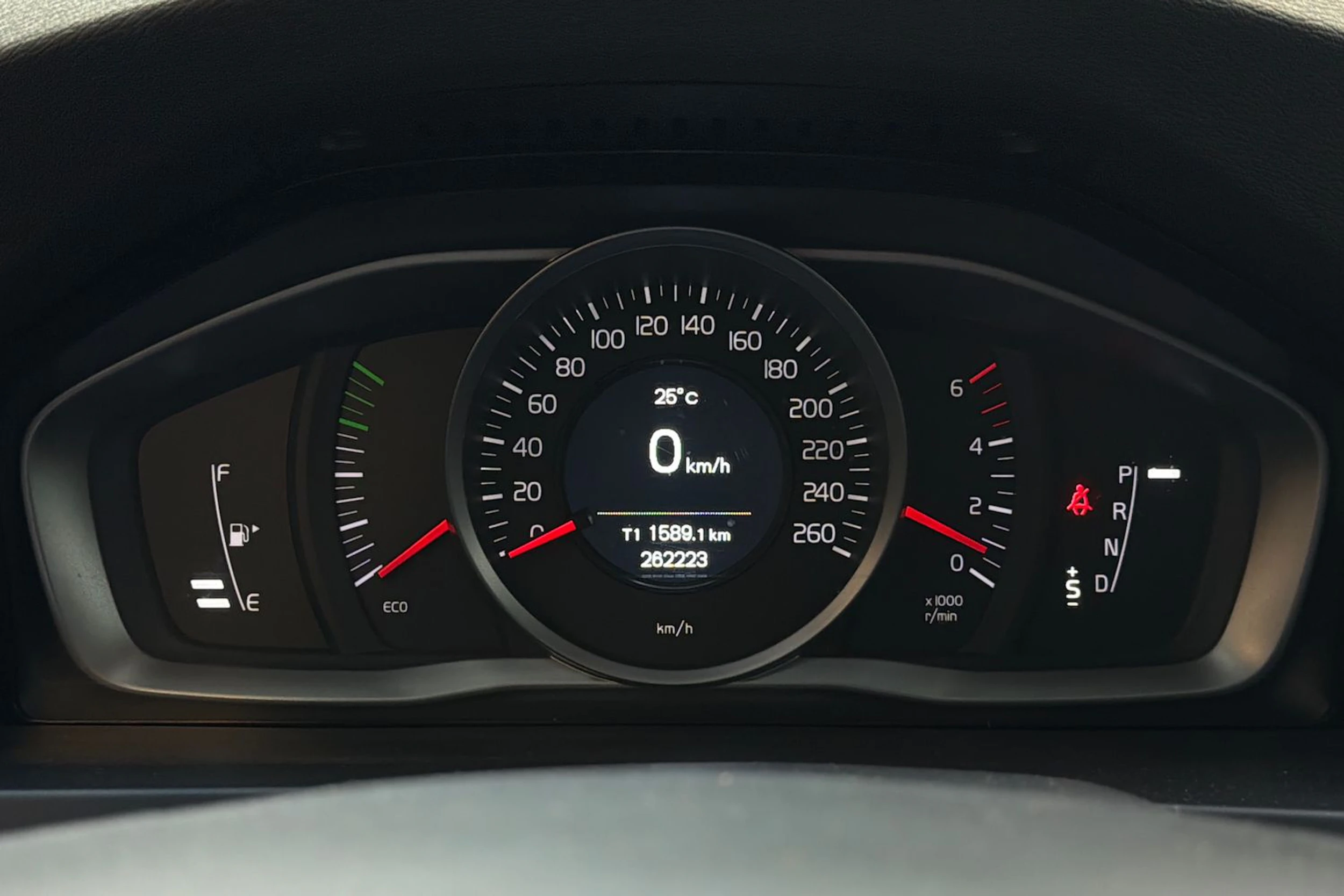valkoinen Volvo V60 Cross Country 2016 kuva 12.
