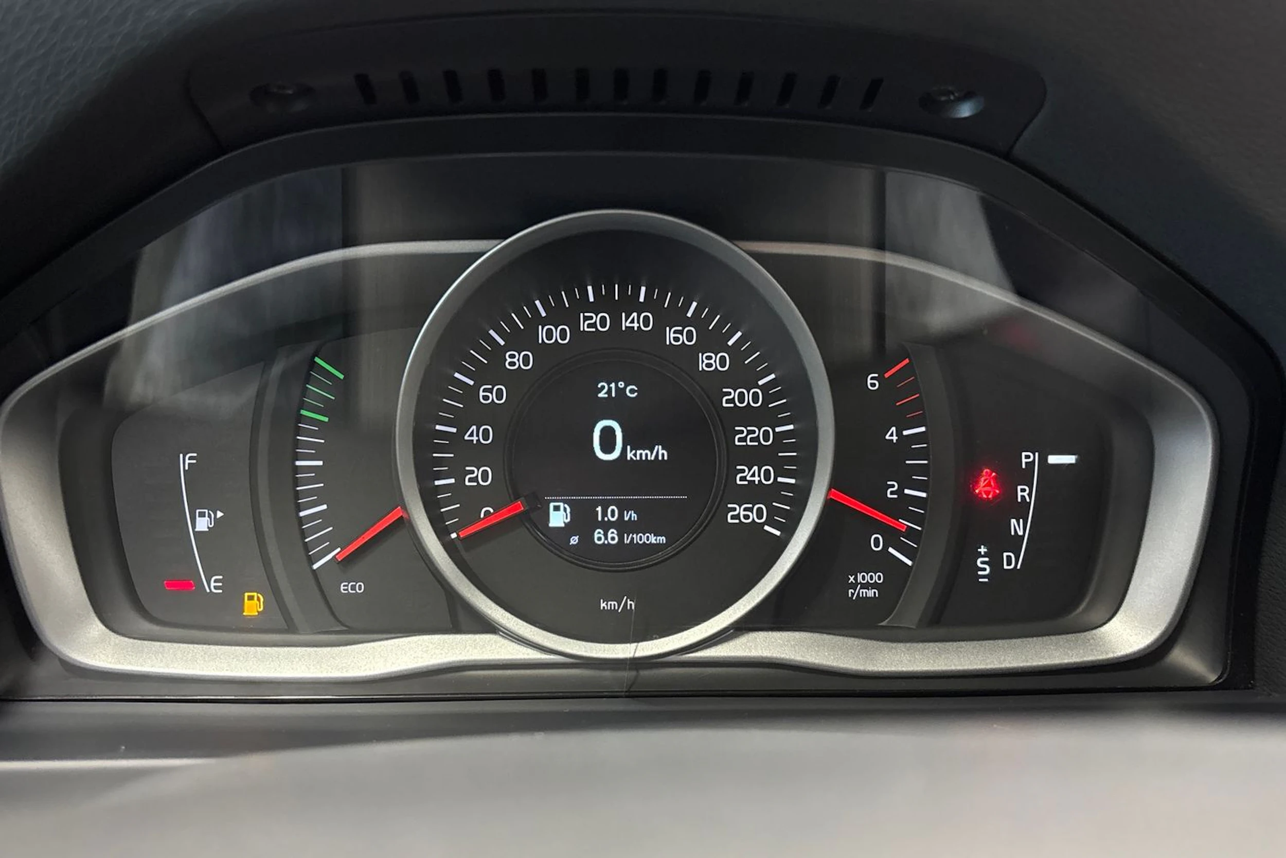 ruskea (beige) Volvo V60 Cross Country 2016 kuva 17.