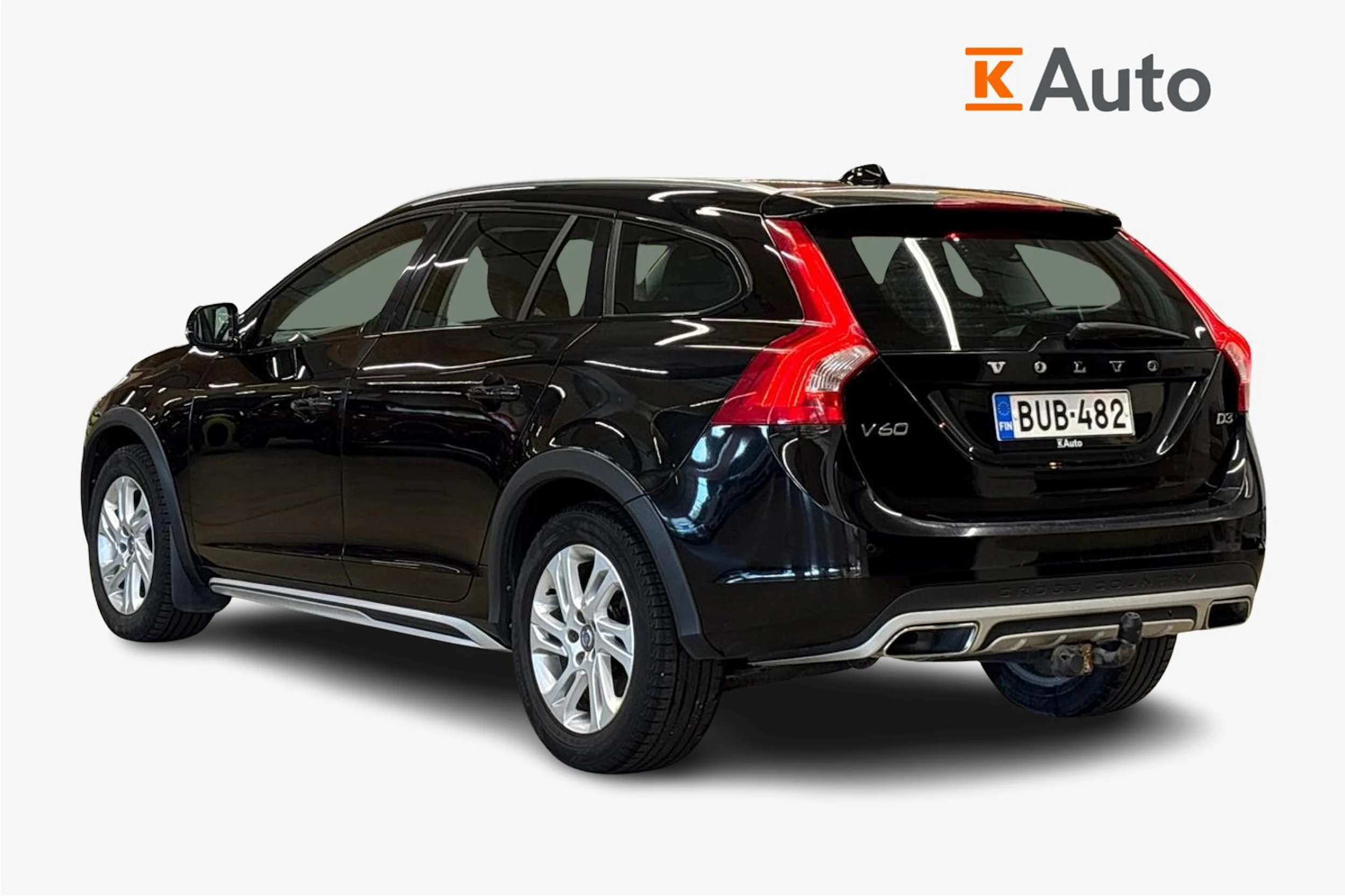 musta Volvo V60 Cross Country 2017 kuva 2.