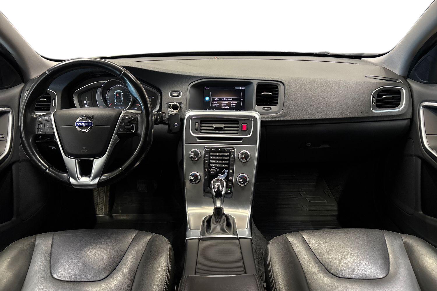 Volvo V60 Cross Country 2017, kuva 7/25