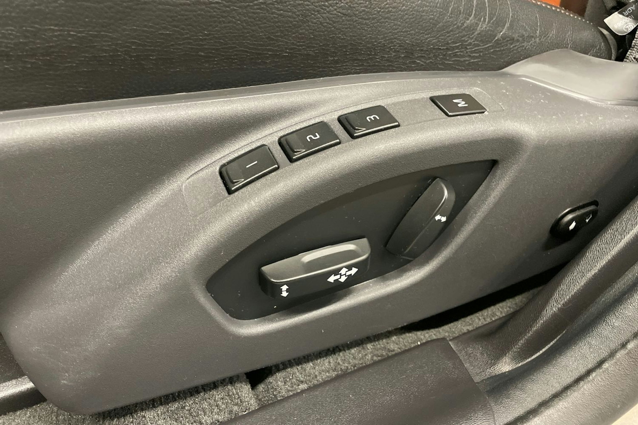 ruskea (beige) Volvo V60 Cross Country 2017 kuva 16.