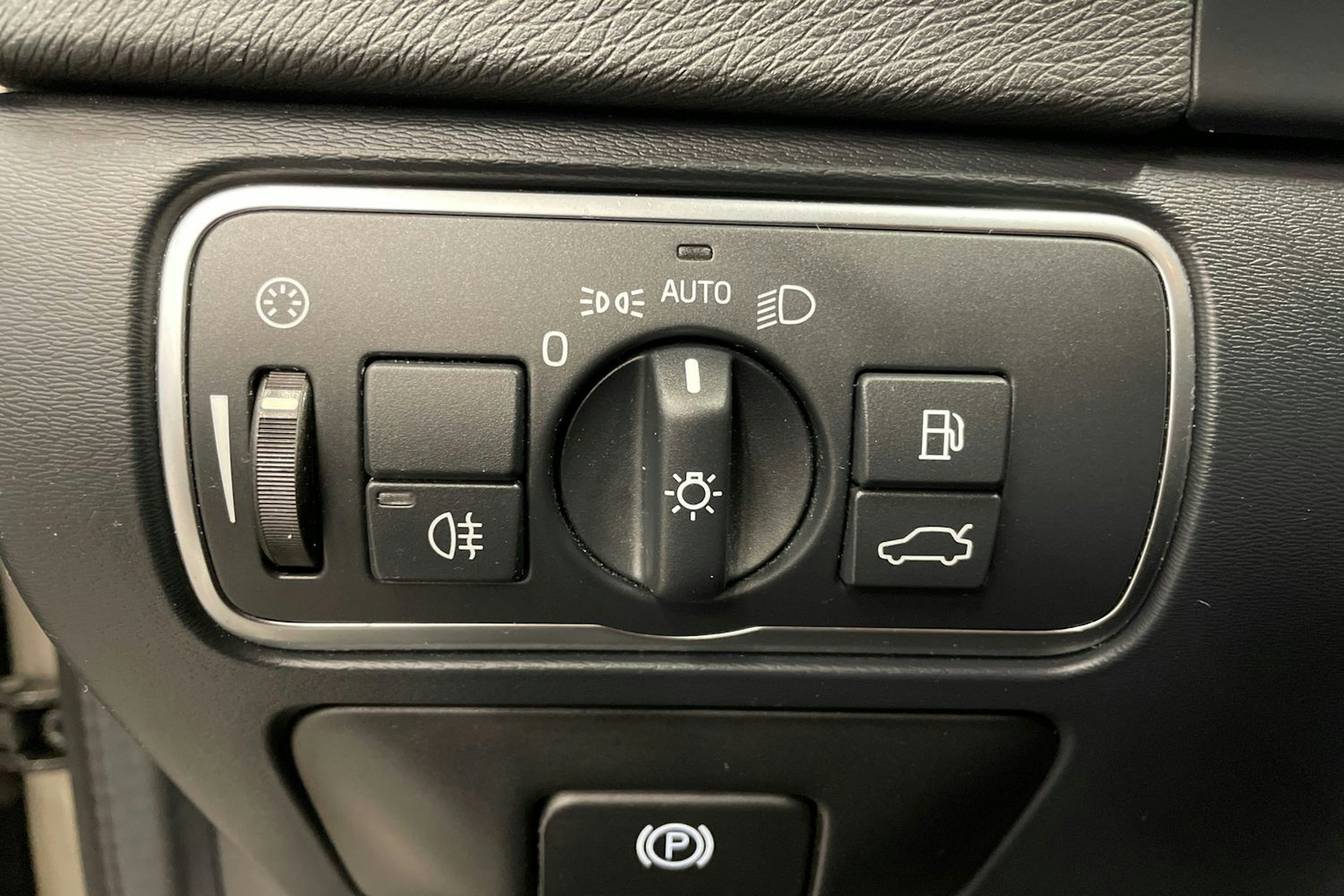 ruskea (beige) Volvo V60 Cross Country 2017 kuva 18.