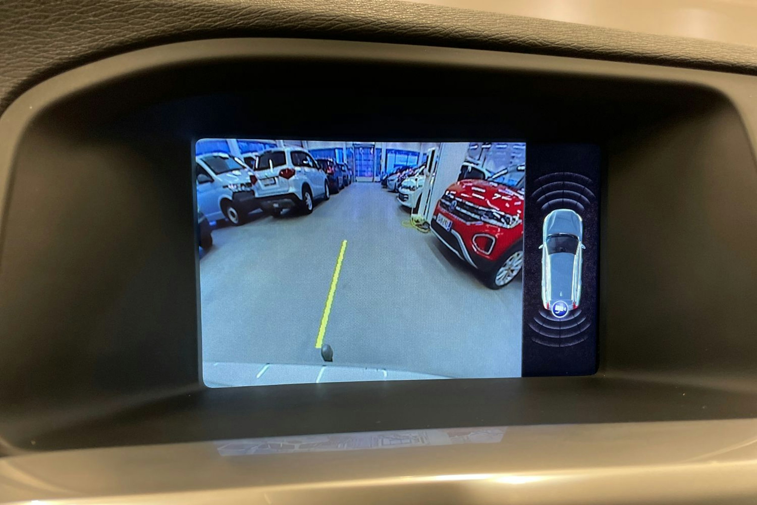 ruskea (beige) Volvo V60 Cross Country 2017 kuva 23.