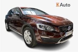 punainen Volvo V60 Cross Country 2017 kuva 1.