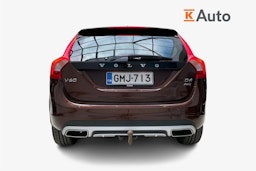 punainen Volvo V60 Cross Country 2017 kuva 3.