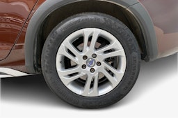punainen Volvo V60 Cross Country 2017 kuva 11.