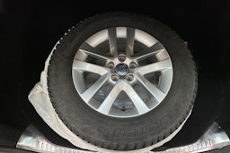 punainen Volvo V60 Cross Country 2017 kuva 14.