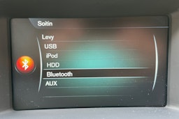 punainen Volvo V60 Cross Country 2017 kuva 26.