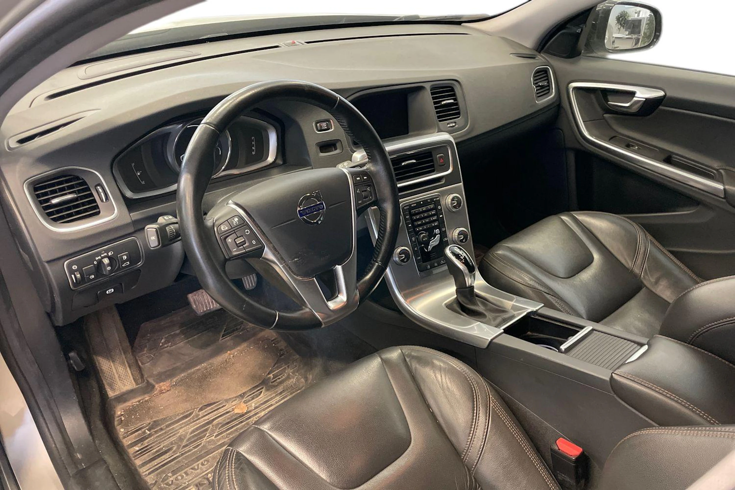 ruskea (beige) Volvo V60 Cross Country 2017 kuva 3.