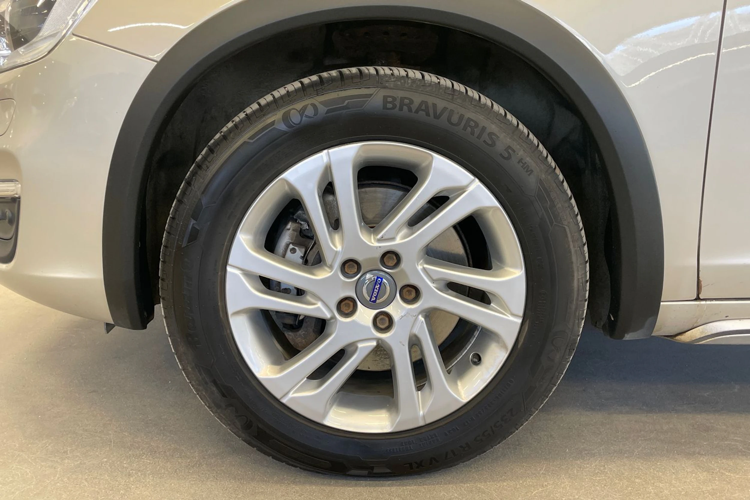 ruskea (beige) Volvo V60 Cross Country 2017 kuva 10.