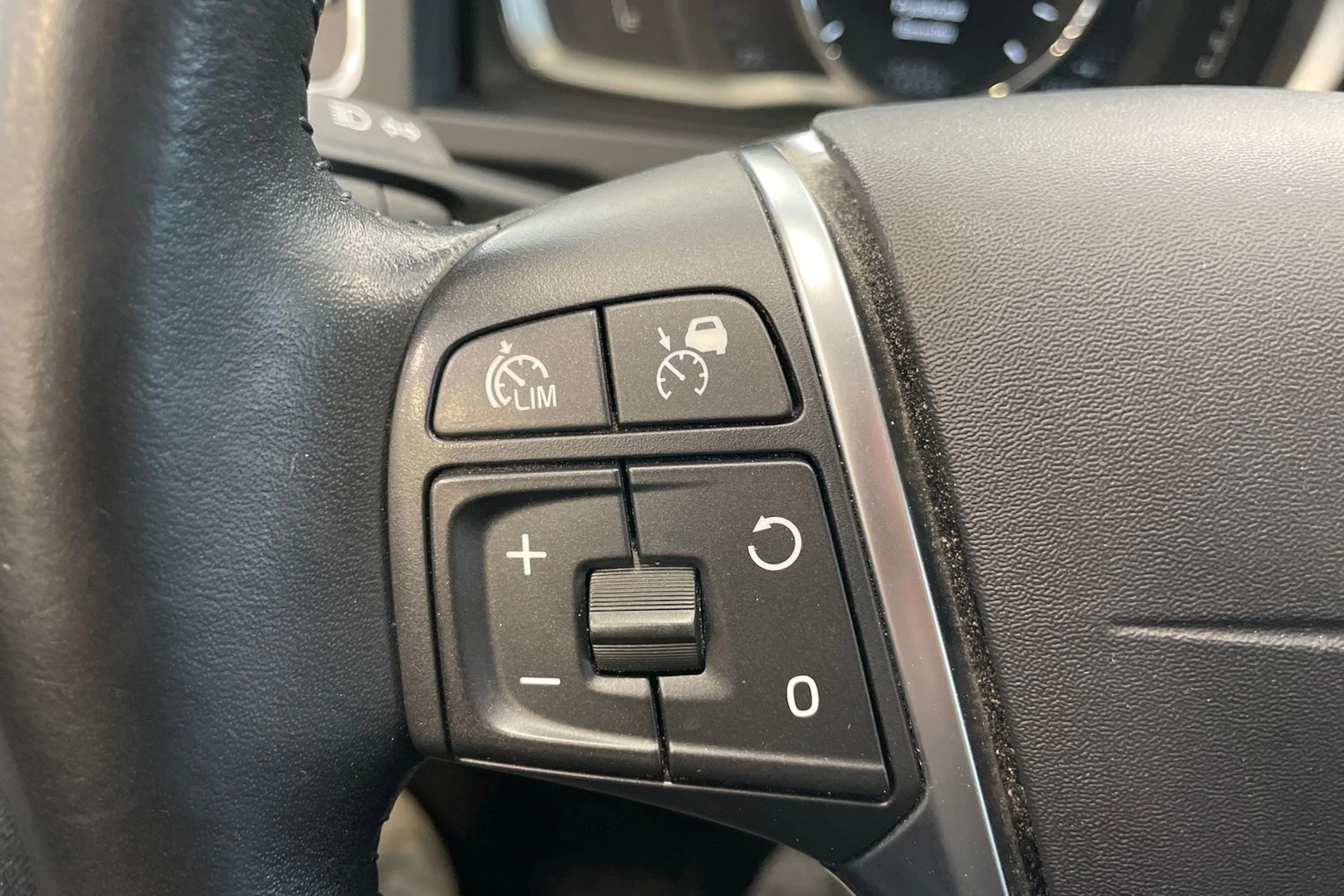 ruskea (beige) Volvo V60 Cross Country 2017 kuva 20.