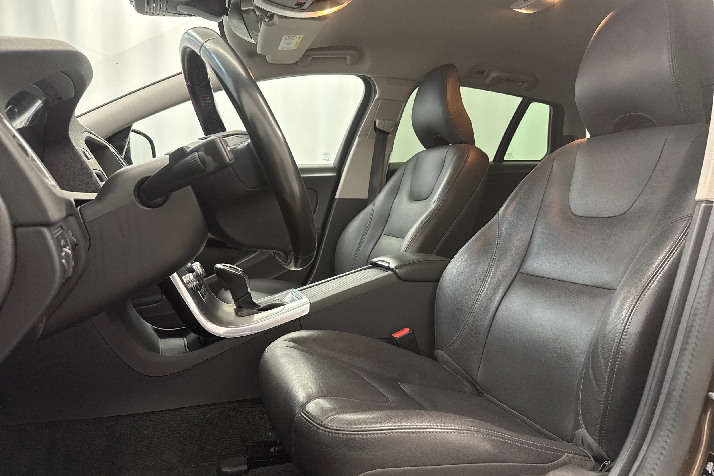 met. ruskea (beige) Volvo V60 Cross Country 2017 kuva 25.