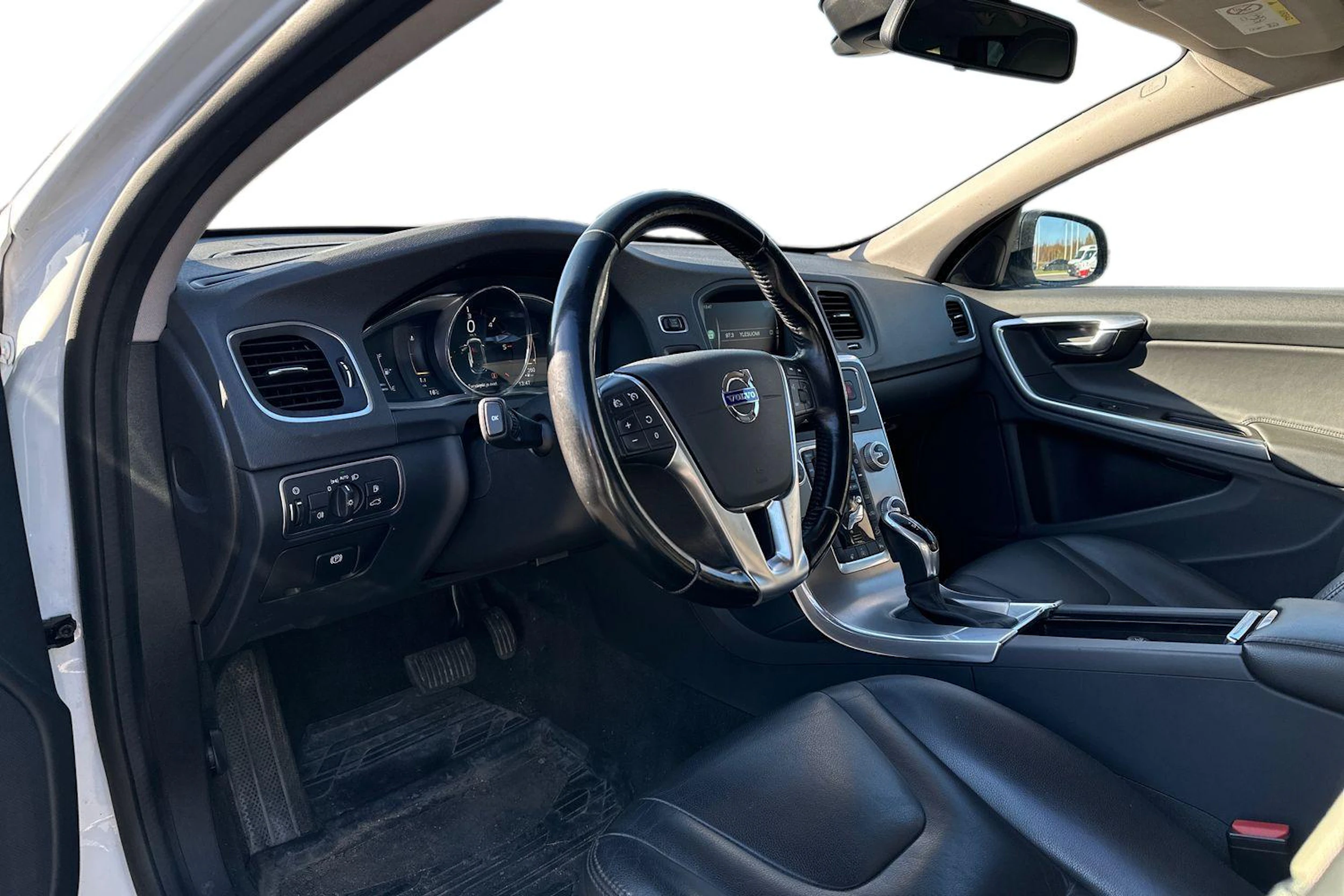 valkoinen Volvo V60 Cross Country 2017 kuva 3.