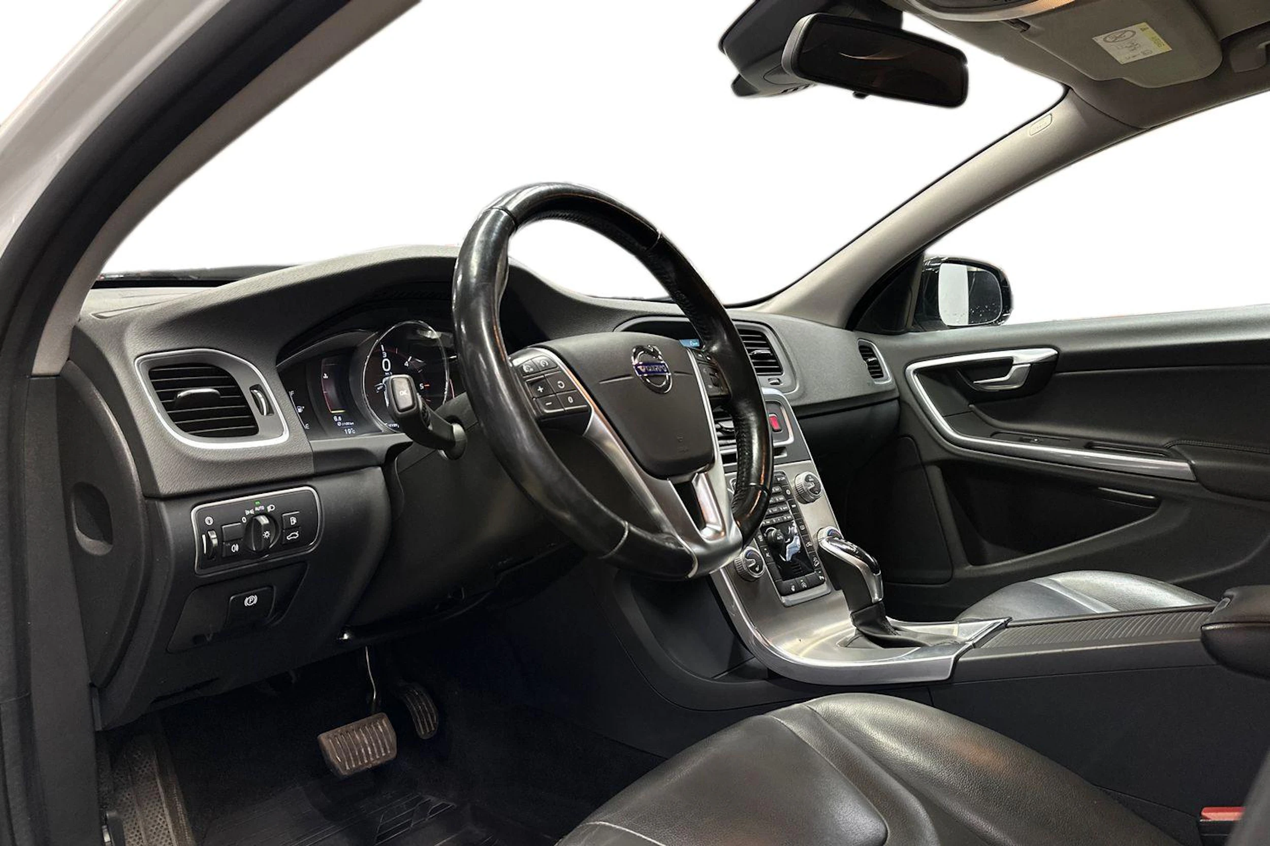valkoinen Volvo V60 Cross Country 2017 kuva 6.
