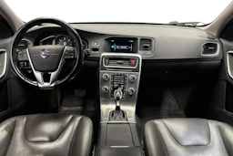 valkoinen Volvo V60 Cross Country 2017 kuva 7.