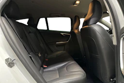 valkoinen Volvo V60 Cross Country 2017 kuva 8.