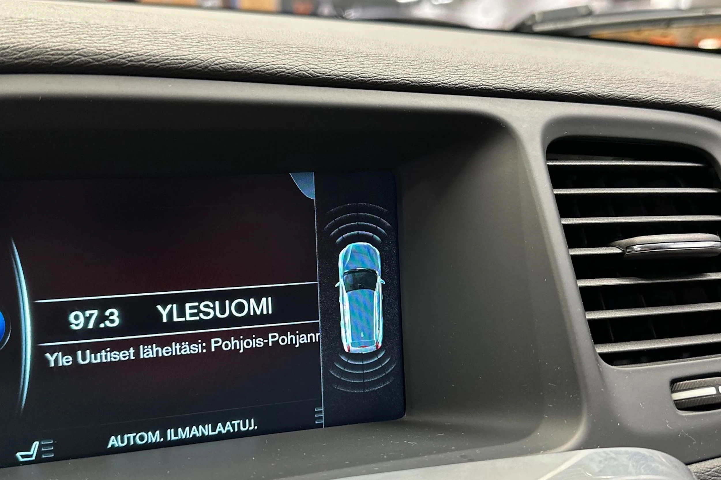 valkoinen Volvo V60 Cross Country 2017 kuva 15.