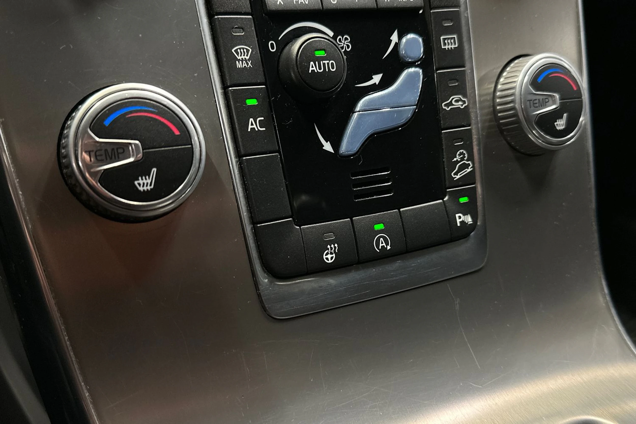 valkoinen Volvo V60 Cross Country 2017 kuva 17.