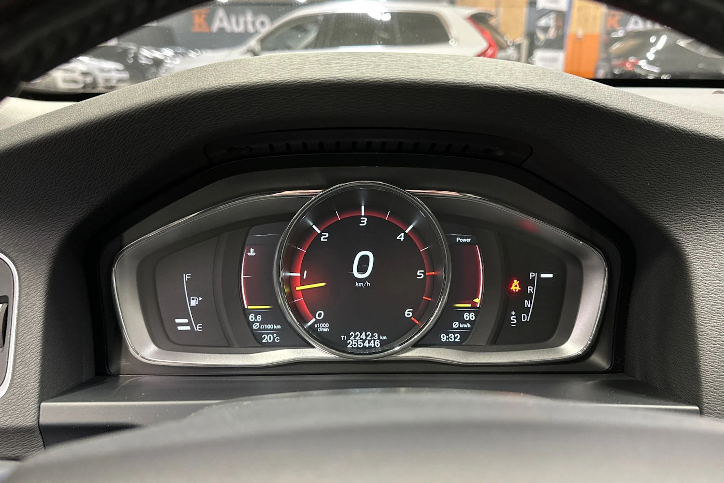valkoinen Volvo V60 Cross Country 2017 kuva 19.