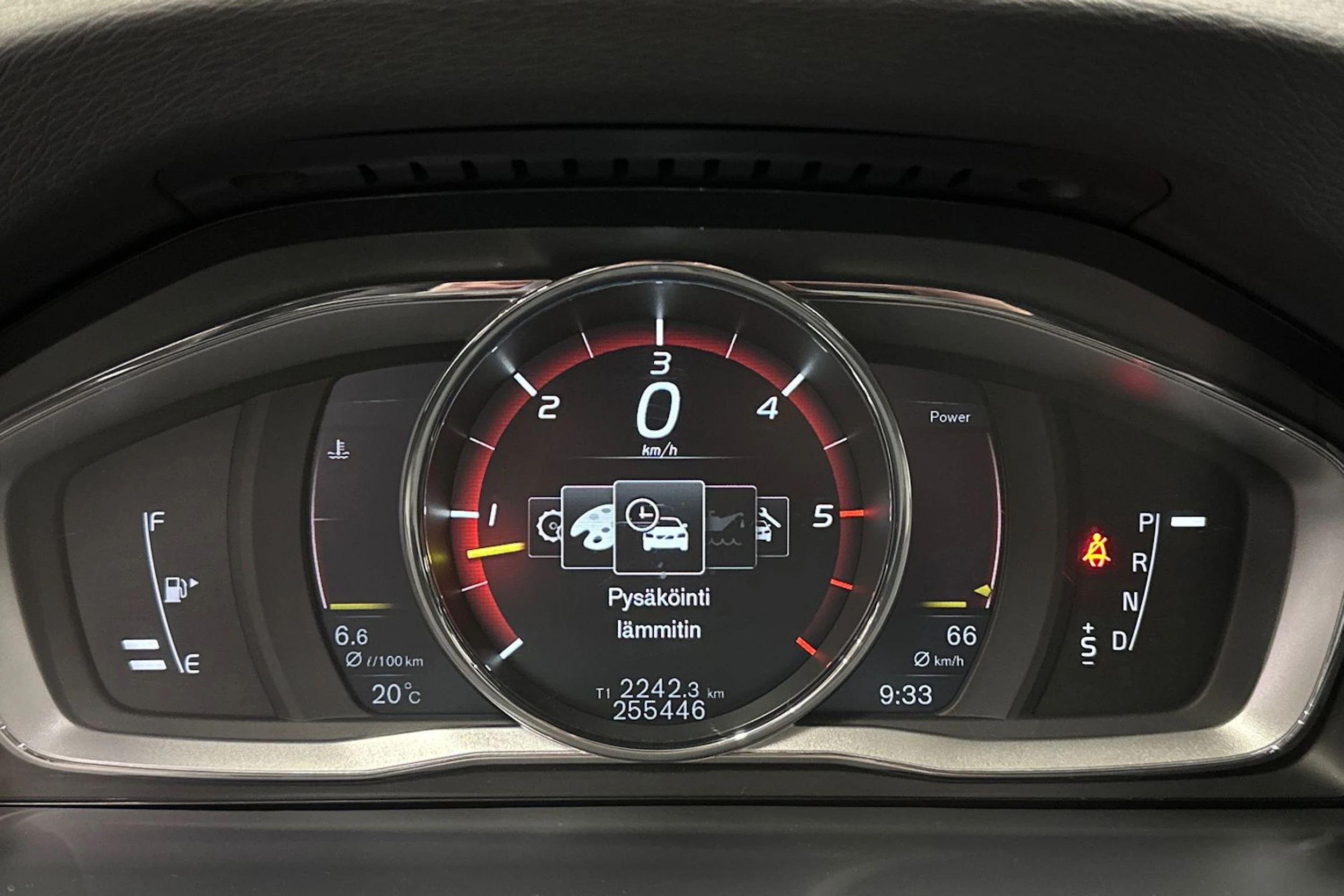 valkoinen Volvo V60 Cross Country 2017 kuva 20.