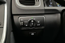 valkoinen Volvo V60 Cross Country 2017 kuva 23.