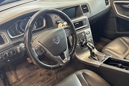 musta Volvo V60 Cross Country 2018 kuva 3.