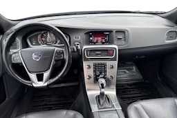 musta Volvo V60 Cross Country 2018 kuva 9.