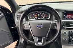 musta Volvo V60 Cross Country 2018 kuva 14.