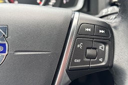 musta Volvo V60 Cross Country 2018 kuva 16.