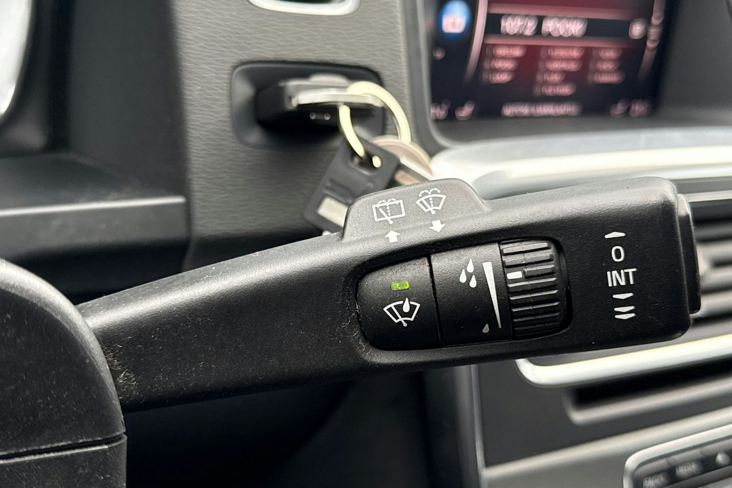 musta Volvo V60 Cross Country 2018 kuva 18.