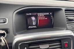musta Volvo V60 Cross Country 2018 kuva 23.
