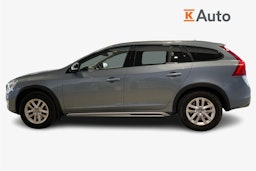 Sininen Volvo V60 Cross Country 2018 kuva 6.