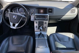 Sininen Volvo V60 Cross Country 2018 kuva 9.