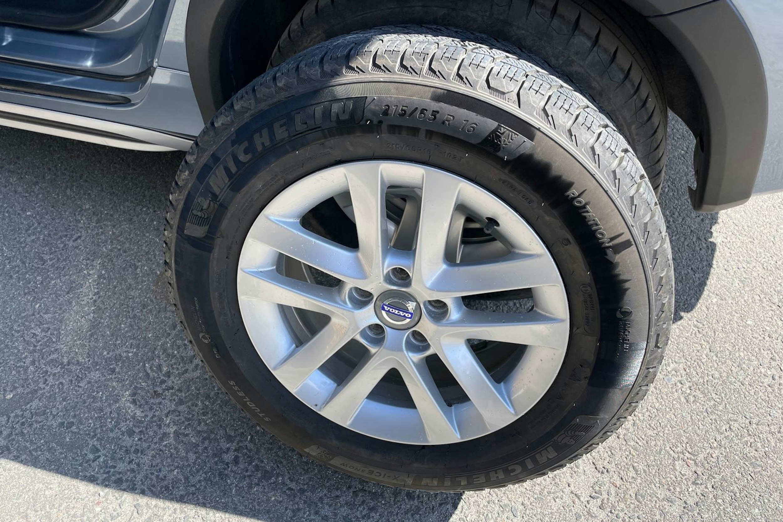 Sininen Volvo V60 Cross Country 2018 kuva 13.