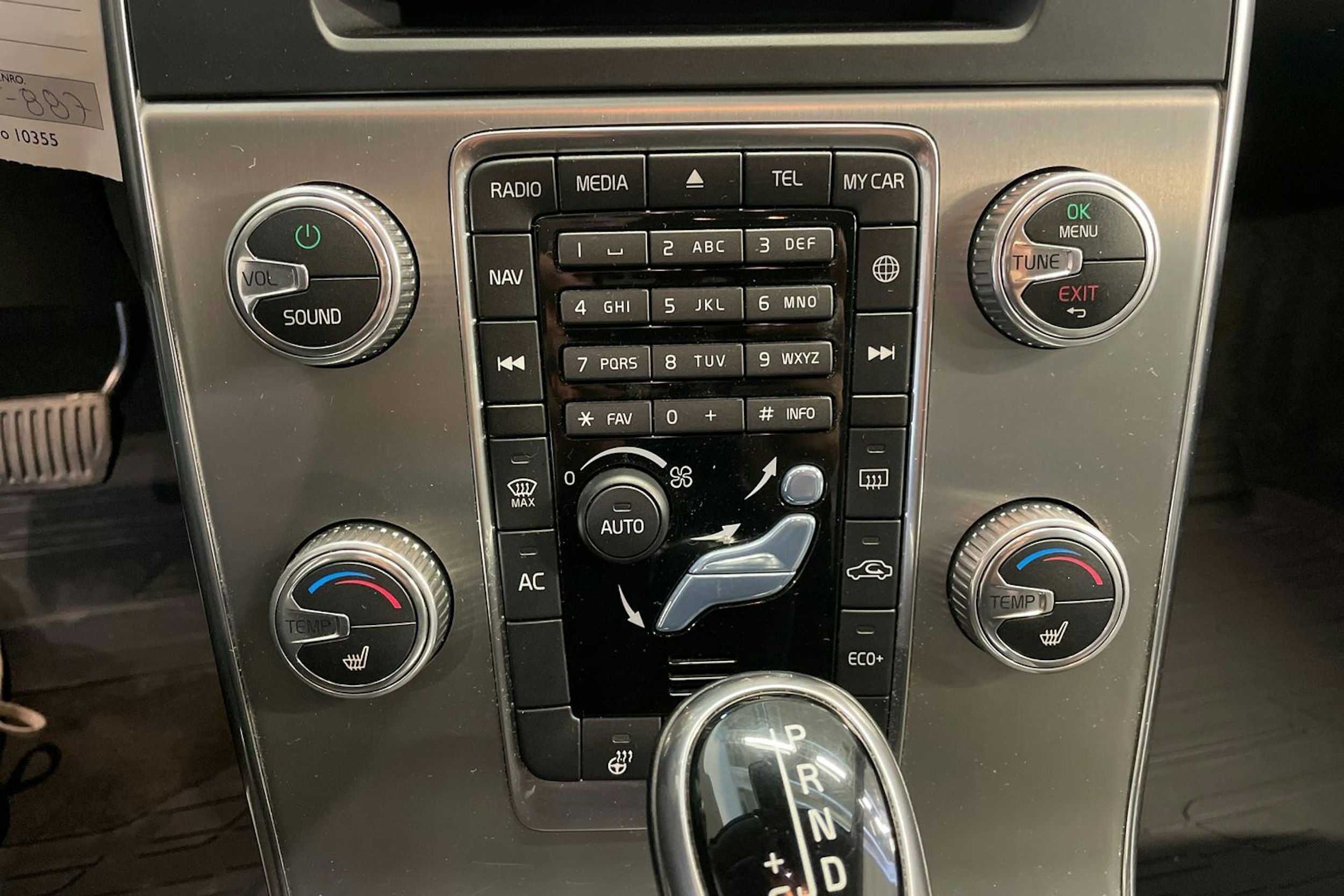 Sininen Volvo V60 Cross Country 2018 kuva 16.