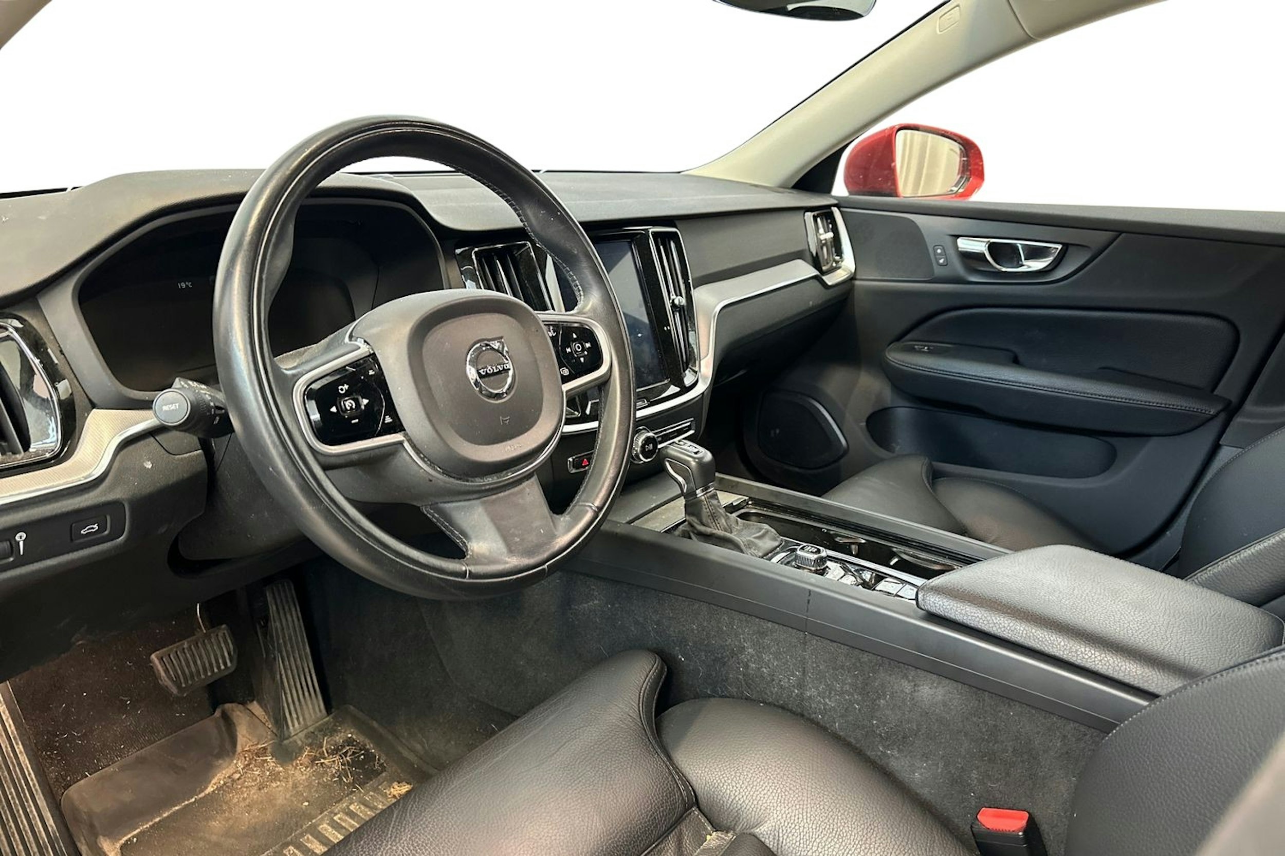 punainen Volvo V60 Cross Country 2019 kuva 3.