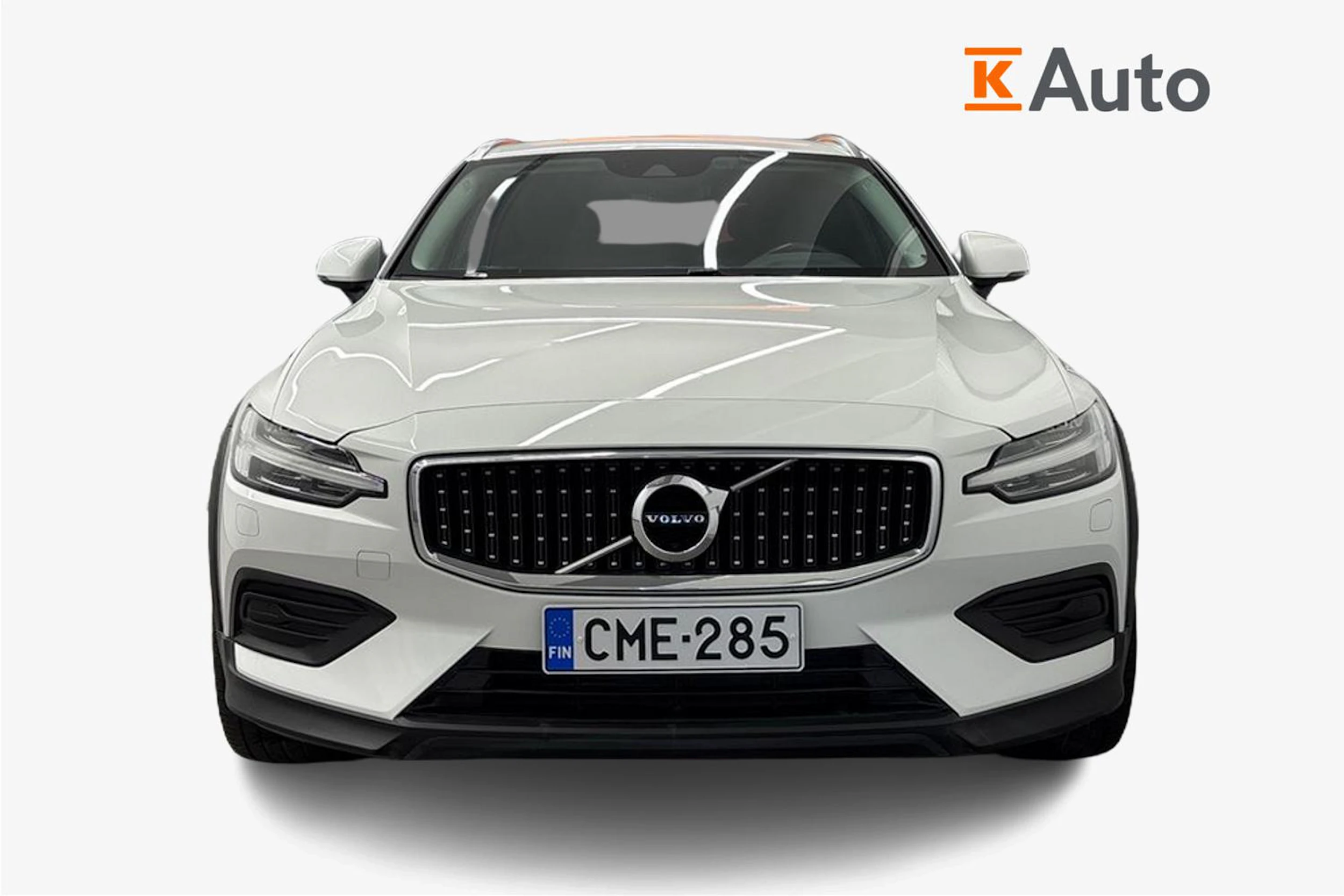 valkoinen Volvo V60 Cross Country 2019 kuva 4.