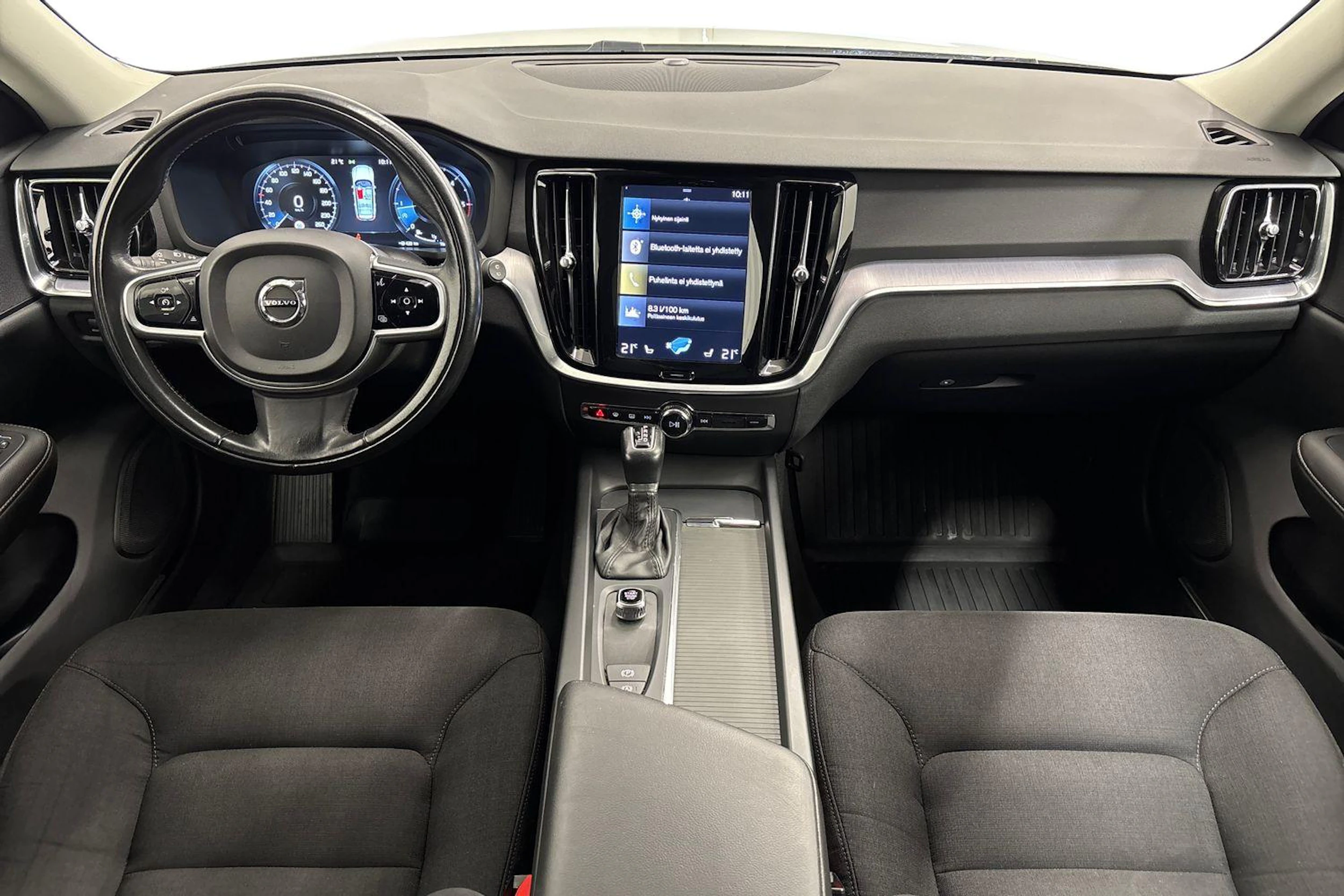 valkoinen Volvo V60 Cross Country 2019 kuva 7.