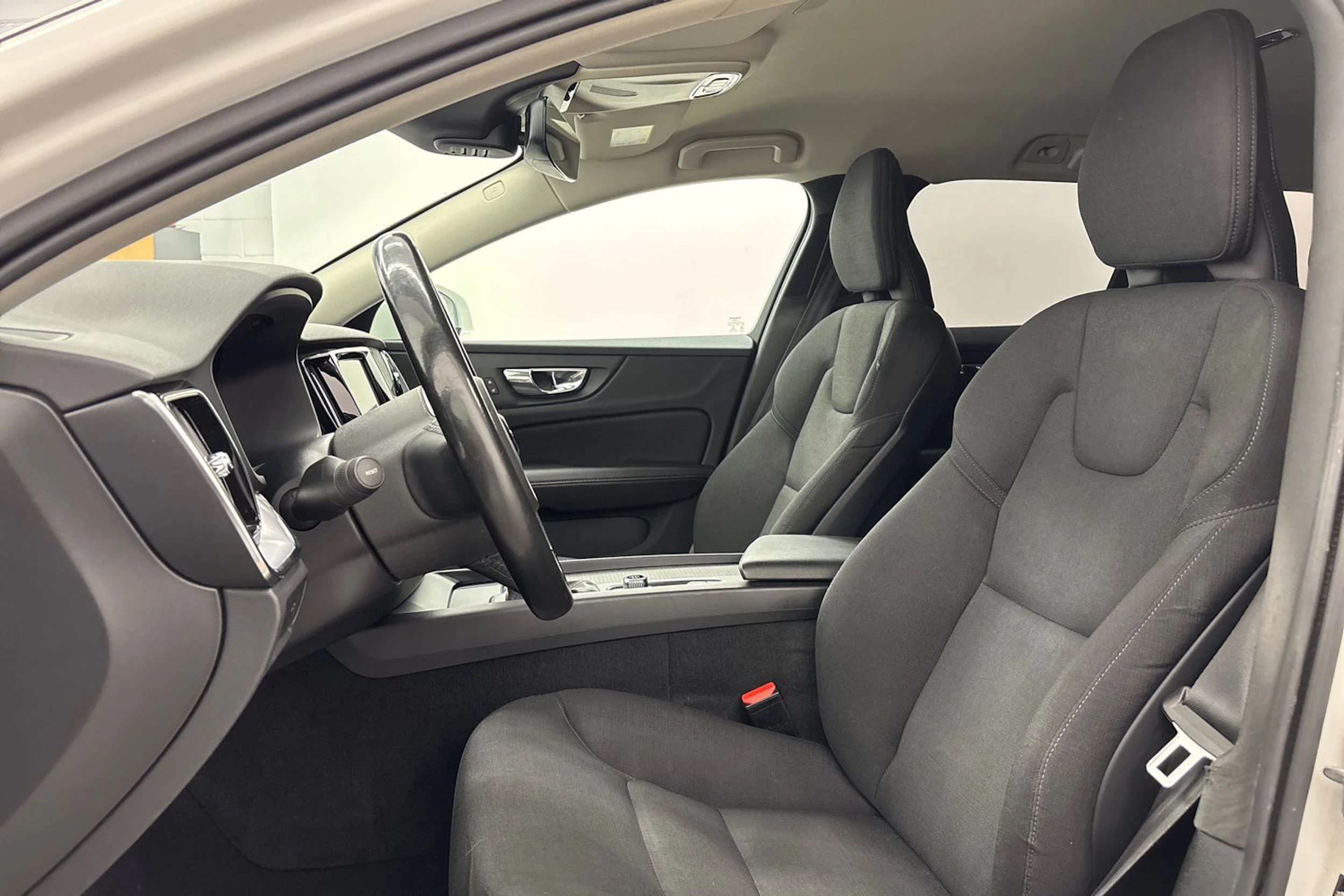 valkoinen Volvo V60 Cross Country 2019 kuva 11.
