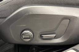 valkoinen Volvo V60 Cross Country 2019 kuva 12.