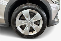 harmaa Volvo V60 Cross Country 2019 kuva 9.