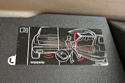 harmaa Volvo V60 Cross Country 2019 kuva 16.