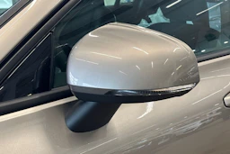 harmaa Volvo V60 Cross Country 2019 kuva 18.