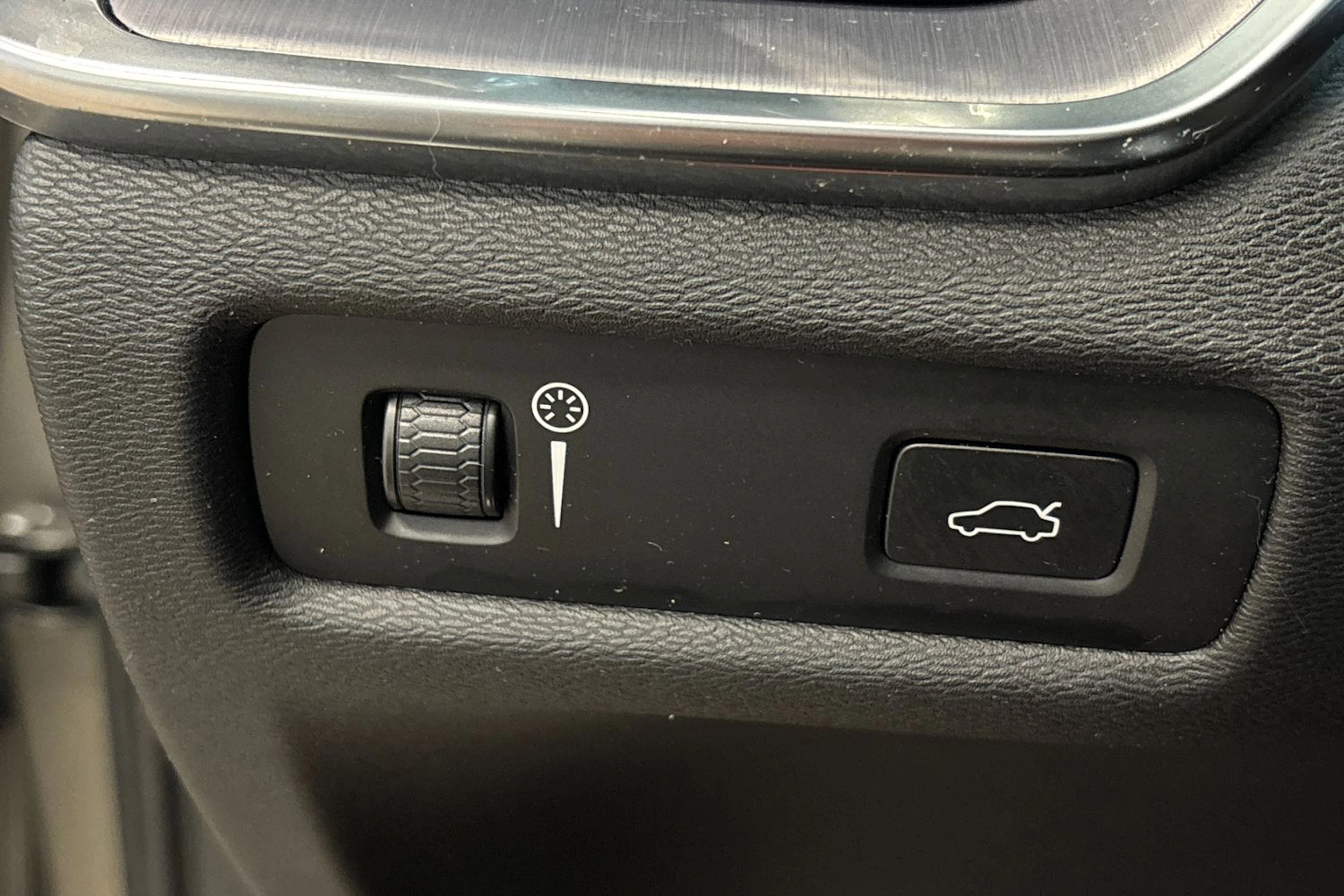 harmaa Volvo V60 Cross Country 2019 kuva 23.