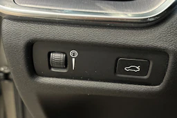 harmaa Volvo V60 Cross Country 2019 kuva 23.